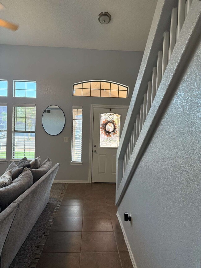 Building Photo - "Charming 3-Bed Oasis with Granite Touches & Cozy Fireplace in El Paso!"