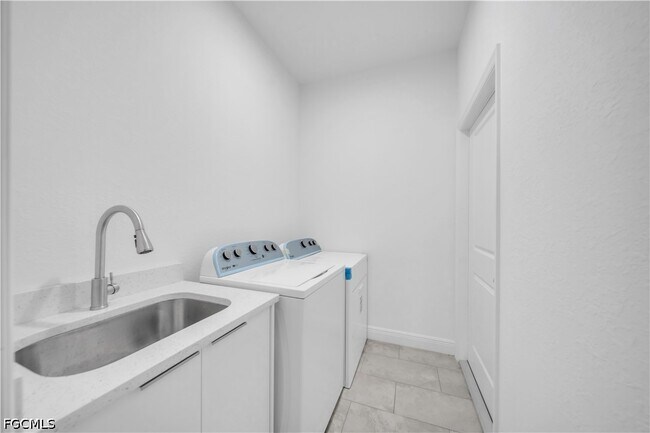 Building Photo - 1064 Calumet Cir