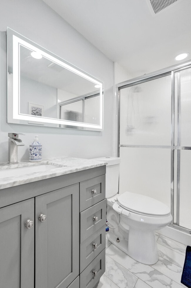 Building Photo - 1008 Green Pine Blvd