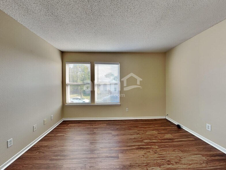 Building Photo - 24 Winterwood Dr