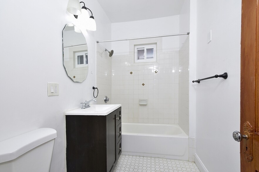 Building Photo - 48 Monadnock St