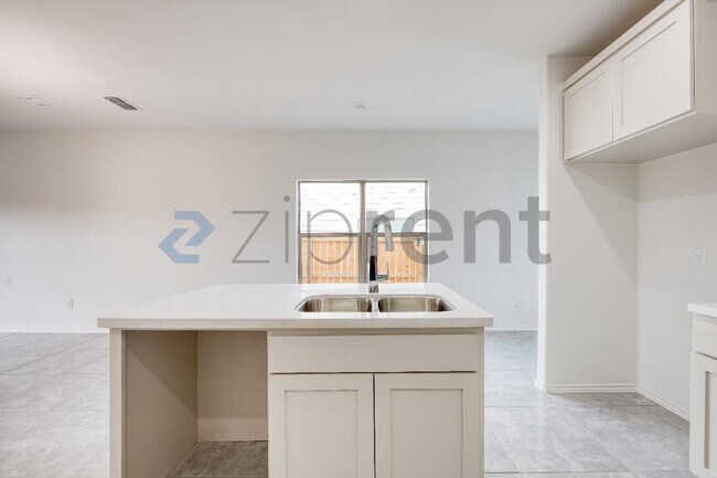 Building Photo - 5902 US-59