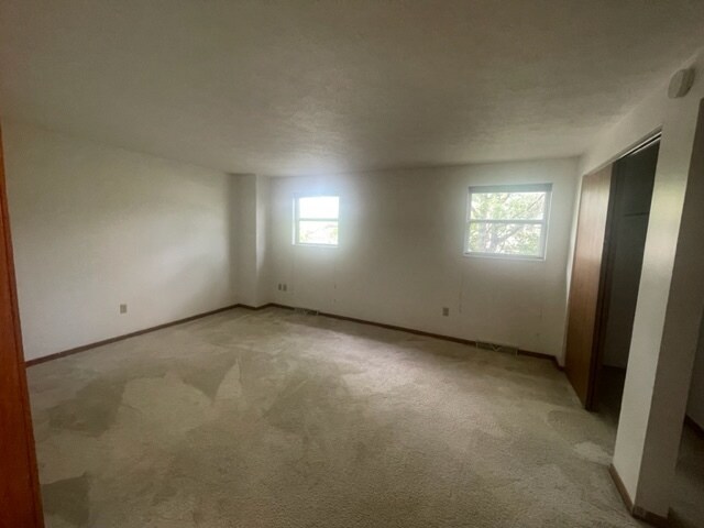 Building Photo - 320 Station St