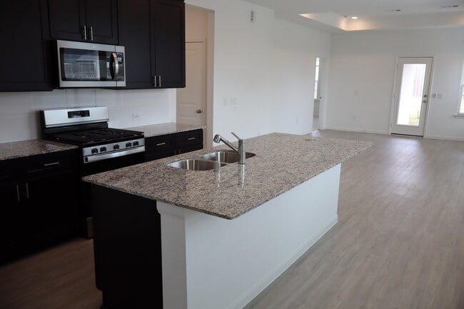 Building Photo - 18234 Calabria Hbr Trl