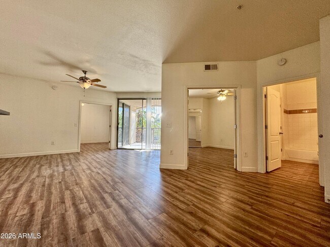 Building Photo - 1701 E Colter St