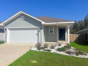 Building Photo - Beautiful 3 Bedroom, 2 Bath Pace Home available !!