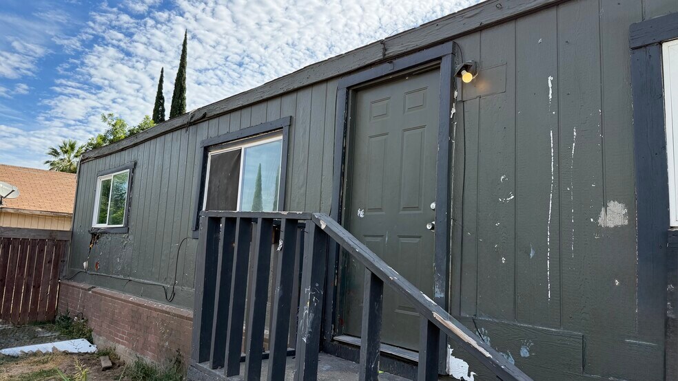 Building Photo - 3711 Kansas Ave