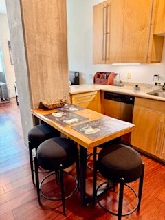 dinnet - 801 Ash St
