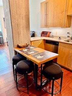 dinnet - 801 Ash St
