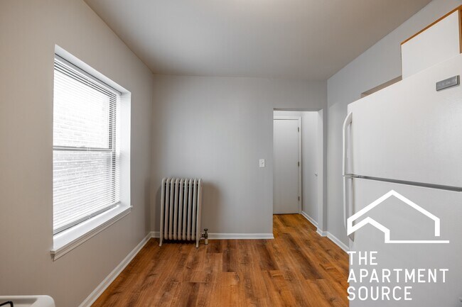 Building Photo - 5746 N Winthrop Ave