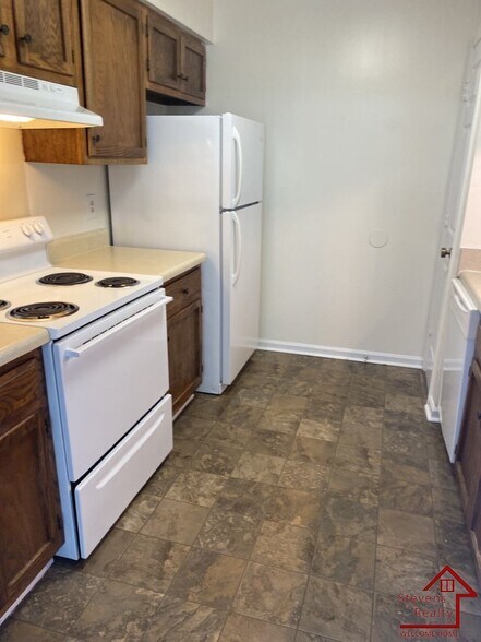 Building Photo - 419 Oriole Dr