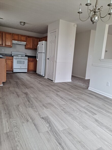 Building Photo - 5646 One Lake Way