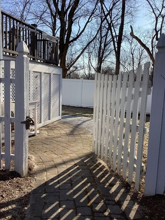 Building Photo - 51 Rangeley Rd