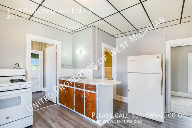 Building Photo - Available Now | 2 Bedroom 1 Bathroom in th...