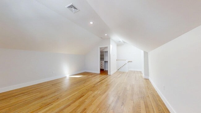 Building Photo - 73A Trowbridge St