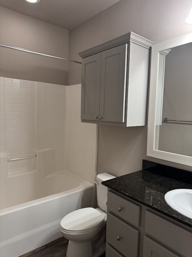 Building Photo - Welcome Home!!