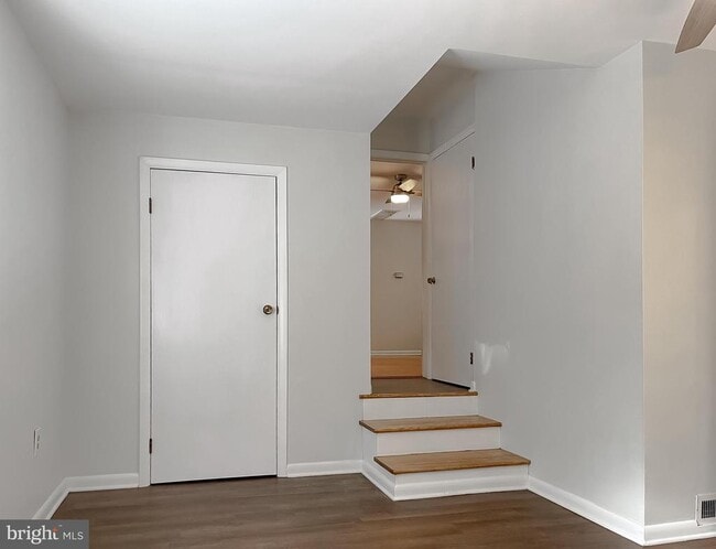 Building Photo - 18937 McKays Cove Ln