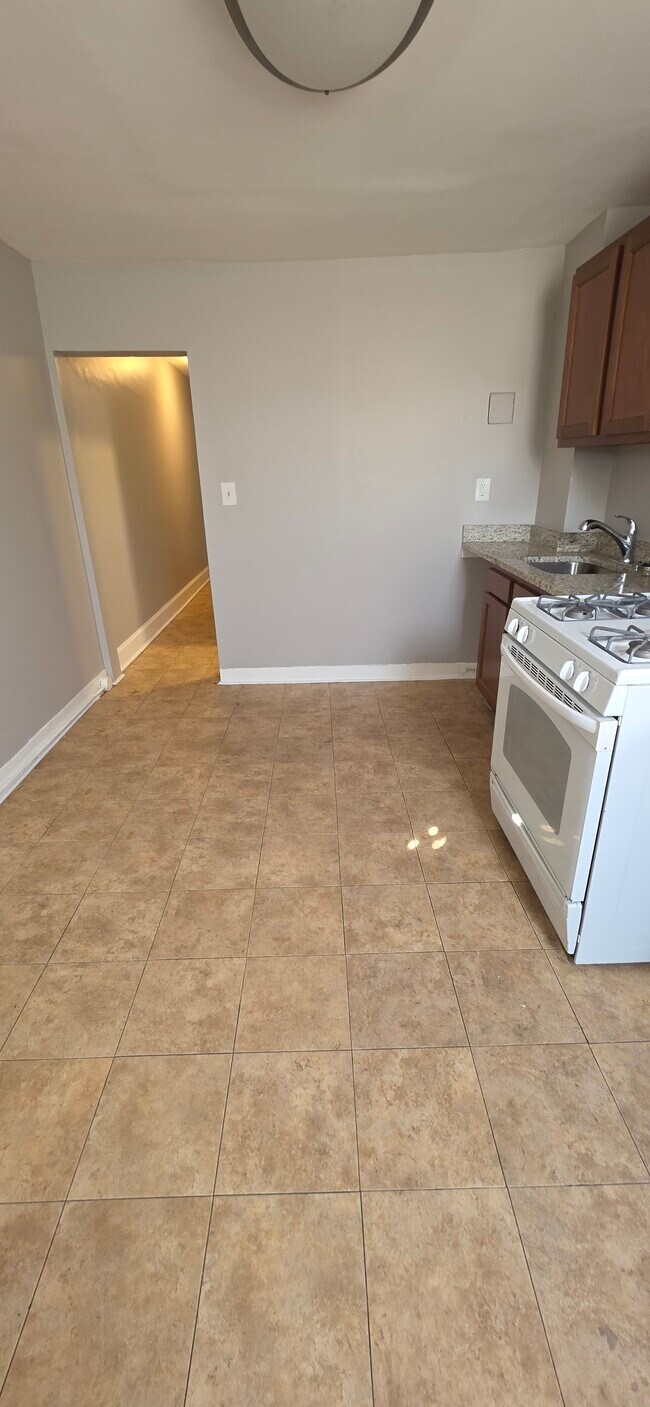 Building Photo - 2528 Druid Hill Ave