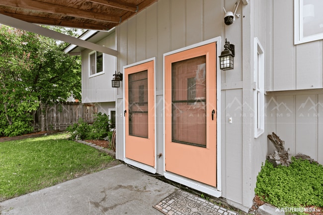 Building Photo - 12739-12739 Tanada Loop