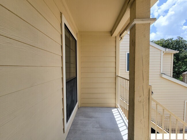 Building Photo - 755 Bering Dr