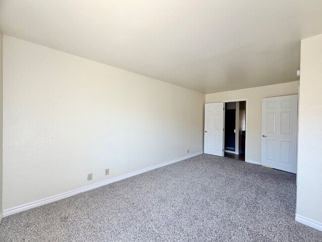 Building Photo - Las Vegas Guard-Gated Condo for Rent | 2 Bedroom Upstairs Unit | River Glen Community