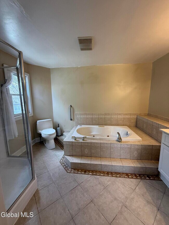 Building Photo - 1960 Eastern Pkwy