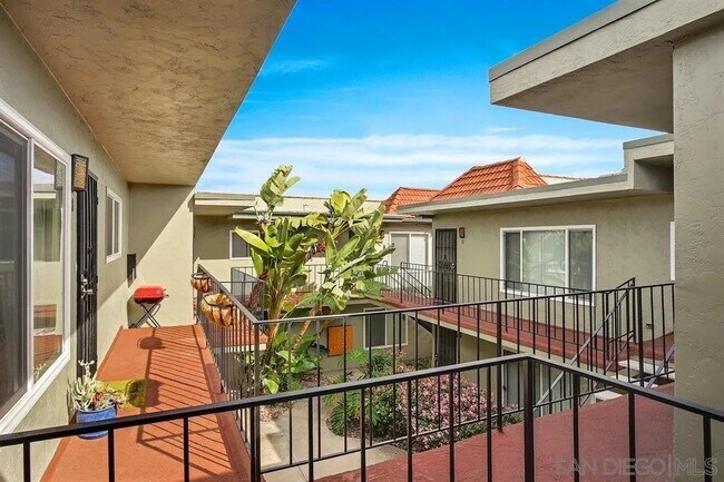 Building Photo - 4450 Wilson Ave