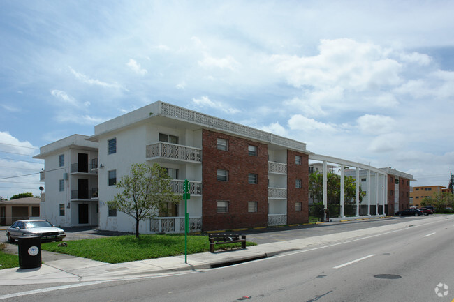 6270 W Flager St - 6270 W Flagler St