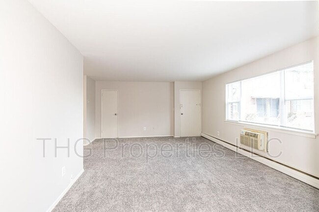 Building Photo - 27-55 Green Street APT# 28A