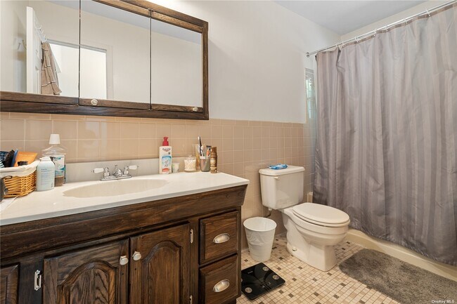 Building Photo - 1 Andrew Ct