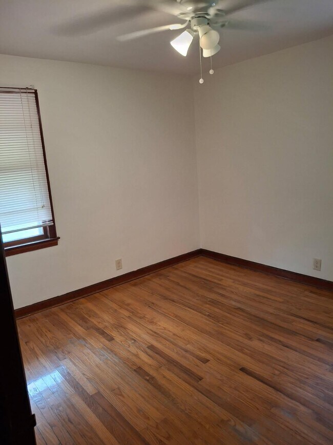 Building Photo - 287 Myrtle St