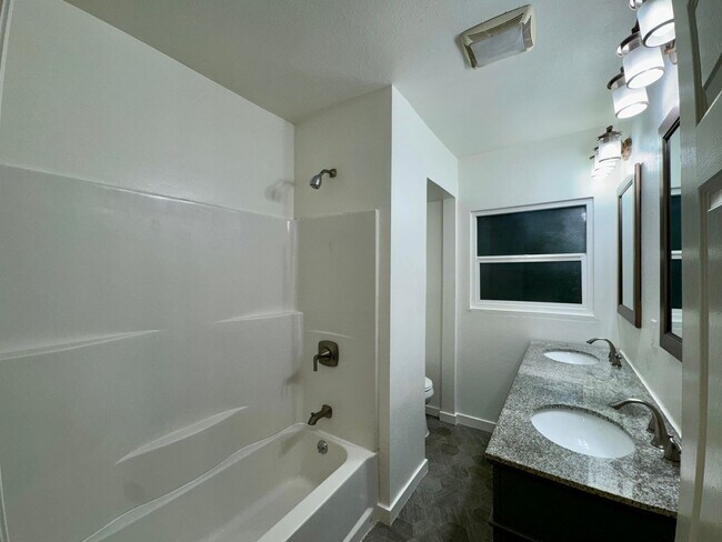 Building Photo - 15105 Nurmi St