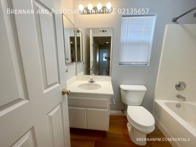 Building Photo - 1533 Applegate St