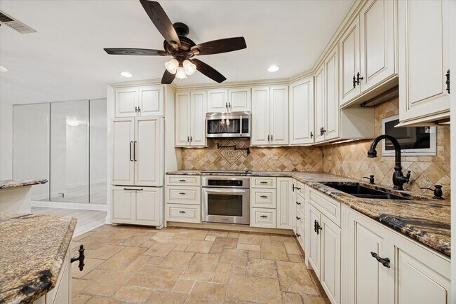 Building Photo - 801 79th St