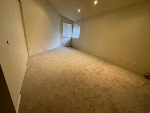 Building Photo - MUST SEE