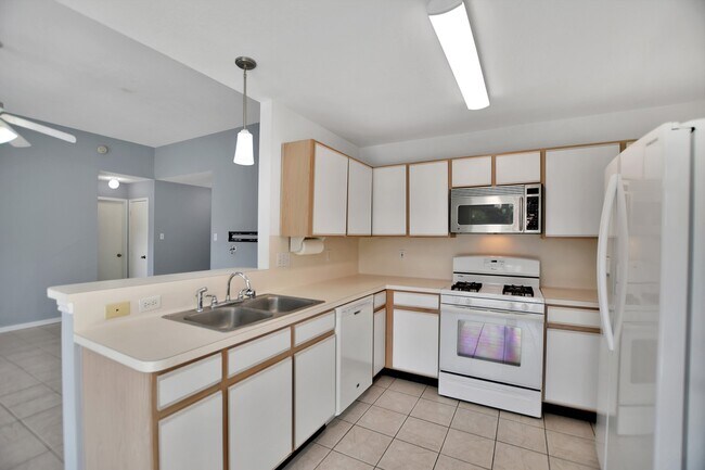 Building Photo - 18234 Drum Heller Ln