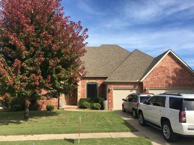 Primary Photo - 5 bedroom 3 bath home in Fayetteville