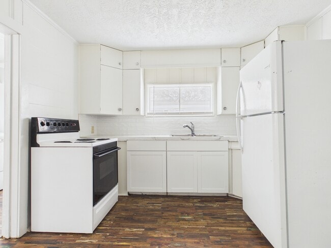 Building Photo - 138 Watson St