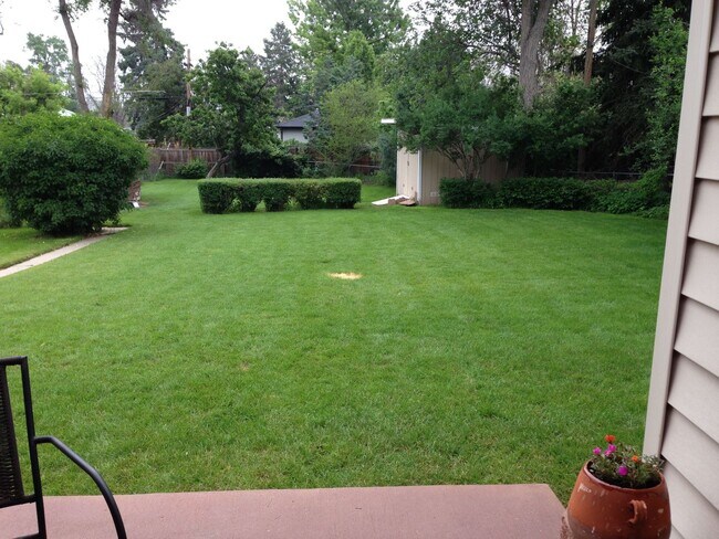 Building Photo - Evolve Real Estate: Available 6/6/2026! Quaint 3 Bedroom Ranch with Huge Yard in University Hills...