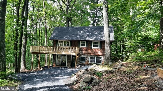 Primary Photo - 461 Chipmunk Trail Ln
