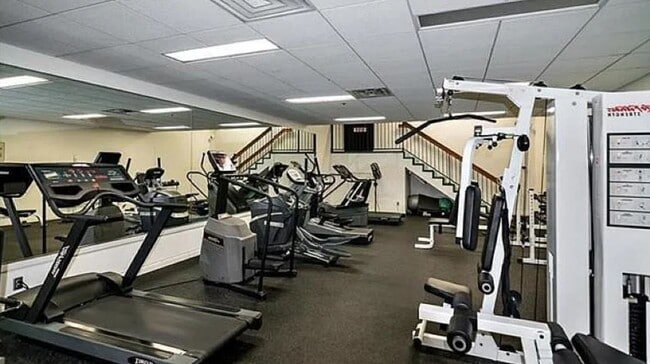 Building Photo - 5865 Friars Rd