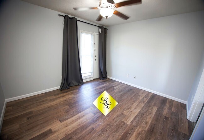 Building Photo - 33 N Rembert St