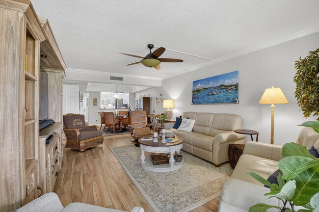 Building Photo - 23279 Barwood Ln N