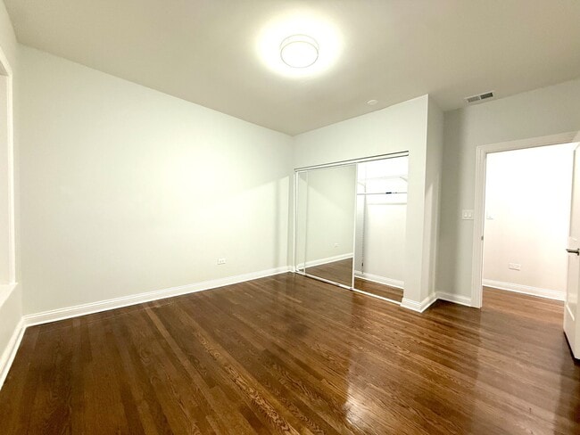 Building Photo - 1343 W Rosedale Ave