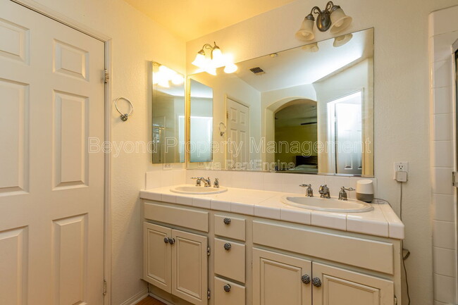 Building Photo - 2616 Bellezza Dr