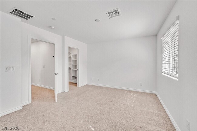 Building Photo - 352 Rosefinch St