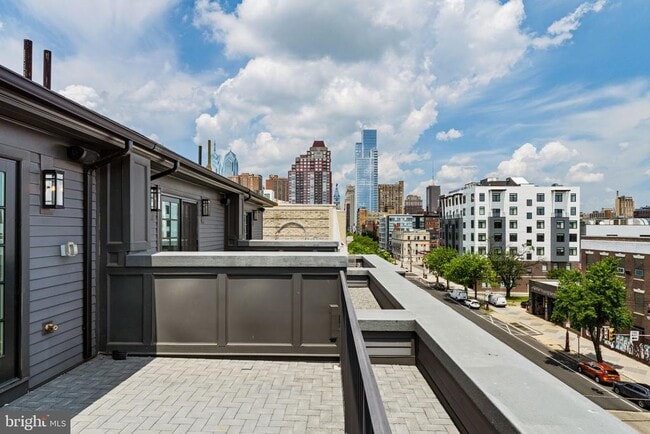 Building Photo - 742 S Broad St