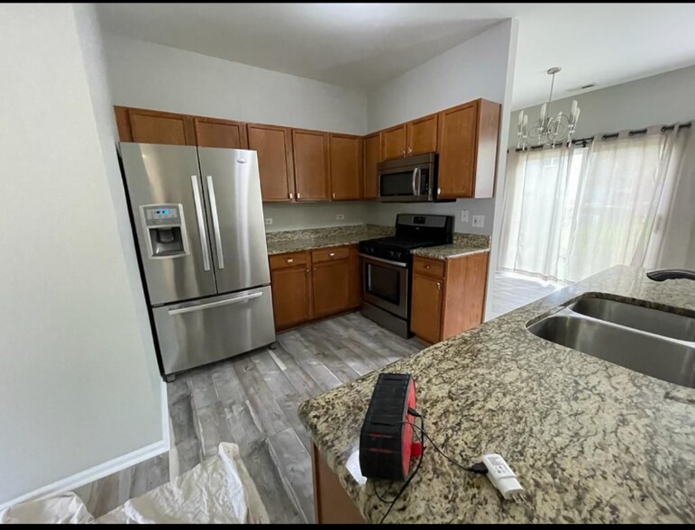 Building Photo - 3915 Granite Ct