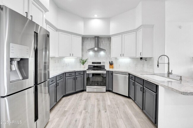 Building Photo - 2989 N 44th St