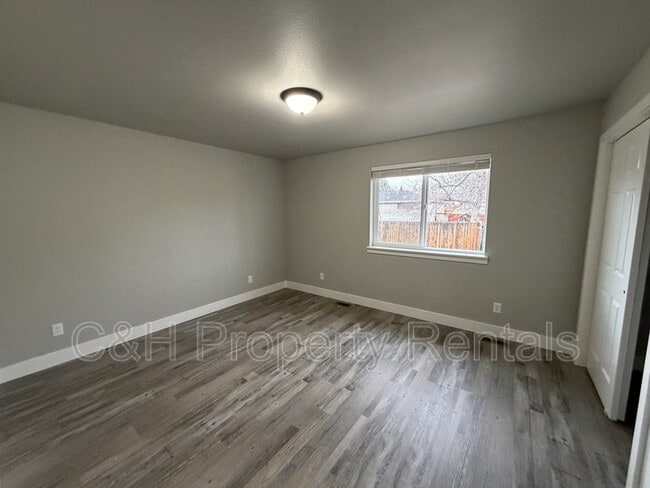 Building Photo - 1331 Lynn Ave